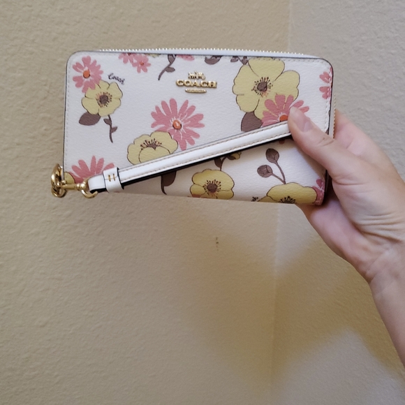 Coach Long Zip Around Wallet With Floral Cluster Print - Picture 15 of 16